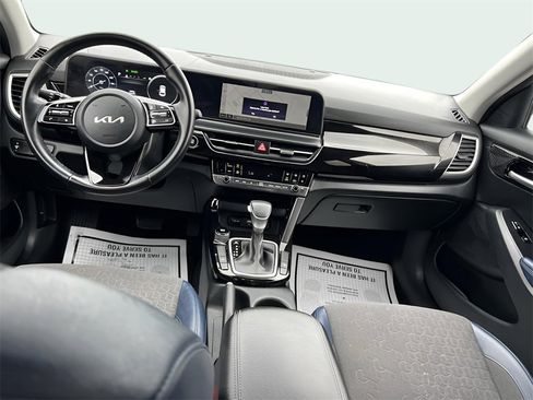 Used 2024 Kia Seltos S image 11