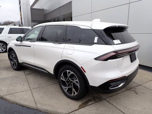 New 2026 Lincoln Nautilus Premier image 10