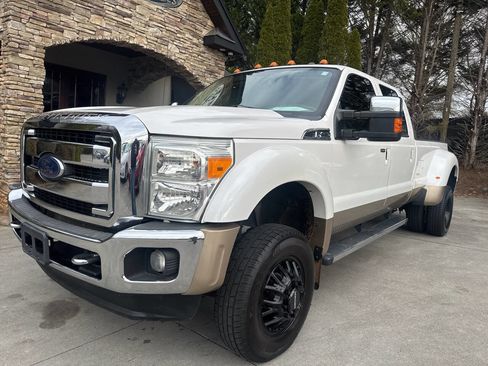 Used 2012 Ford F450 Lariat w/ Lariat Ultimate Pkg image 2