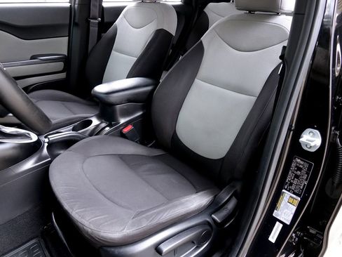 Used 2015 Kia Soul image 6