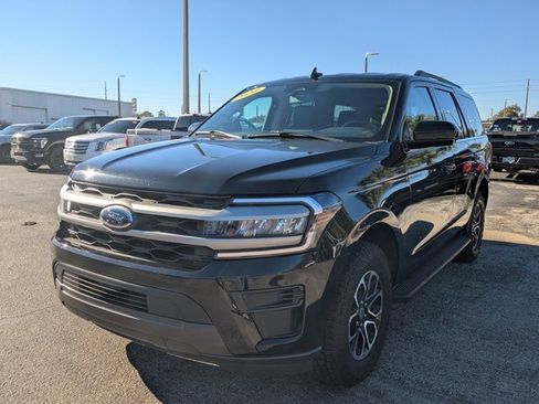 Certified 2024 Ford Expedition XLT image 8