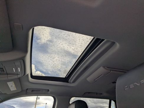 Used 2019 GMC Yukon Denali image 32