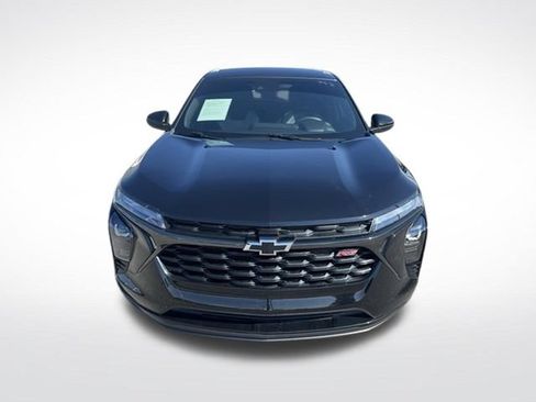 Used 2024 Chevrolet Trax RS w/ Driver Confidence Package FWD image 2