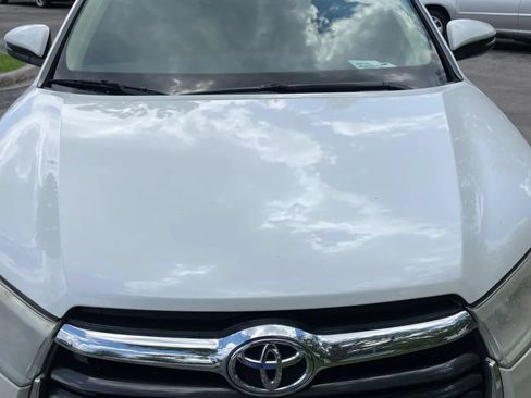 Used 2016 Toyota Highlander XLE AWD/4WD image 15