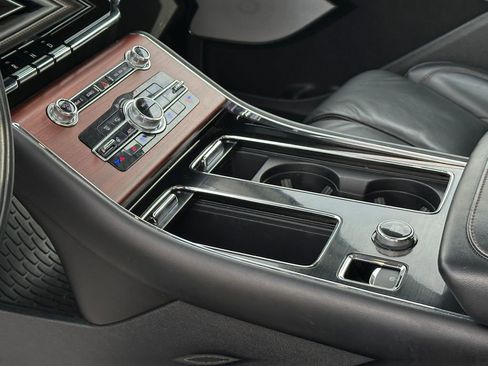 Used 2023 Lincoln Aviator Reserve w/ Equipment Group 201A image 18