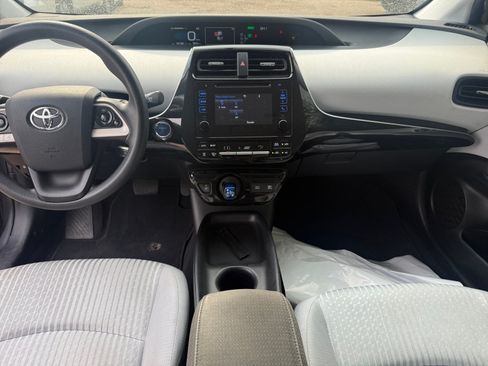 Used 2016 Toyota Prius Two FWD image 19