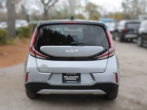 Certified 2023 Kia Soul LX w/ LX Technology Package image 8