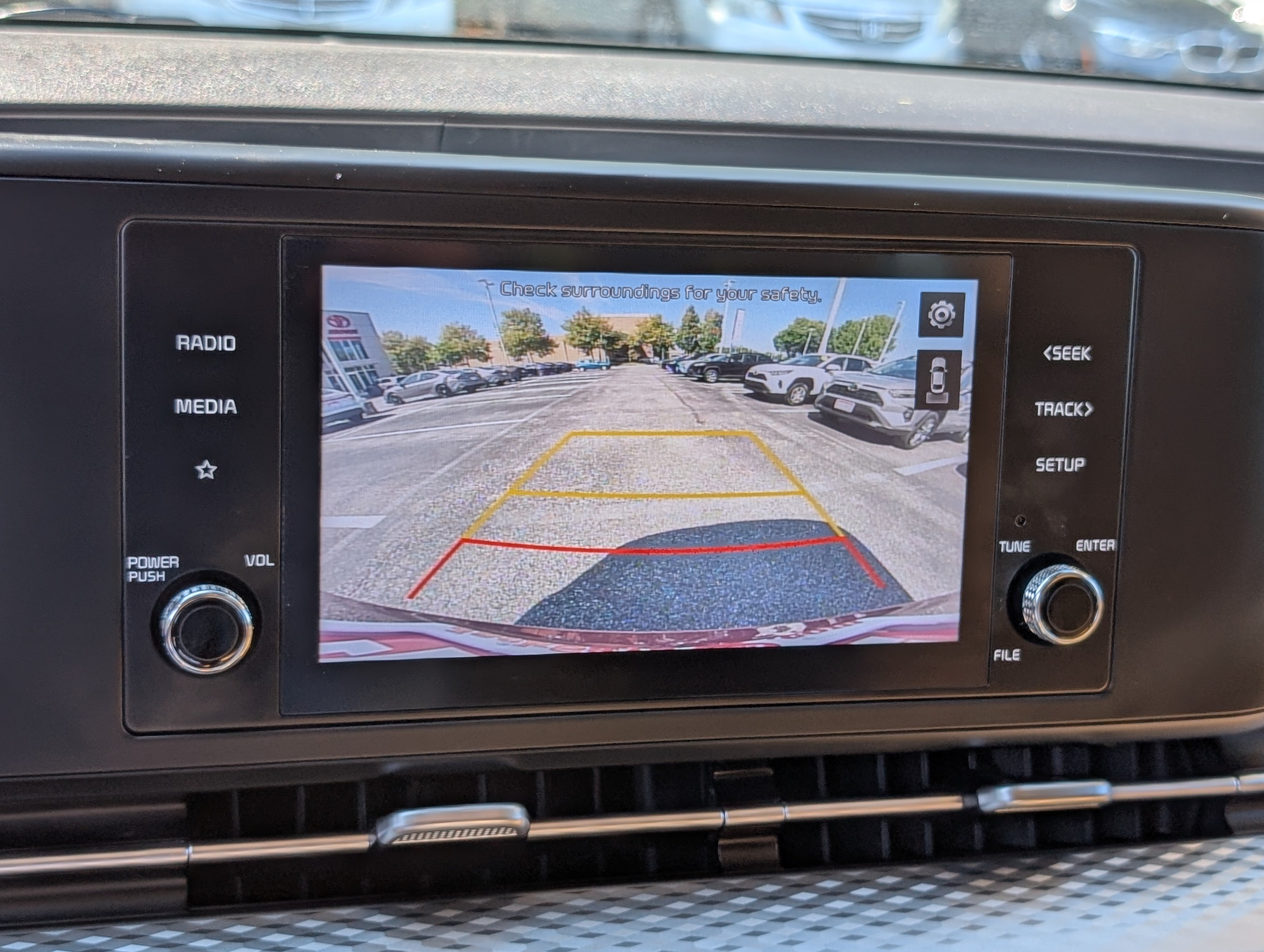 Used 2022 Kia Carnival LX FWD image 30