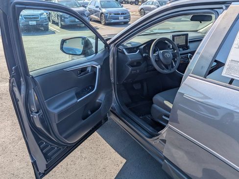 Used 2024 Toyota RAV4 LE AWD/4WD image 33