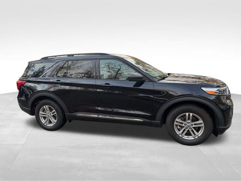 Used 2022 Ford Explorer XLT image 10