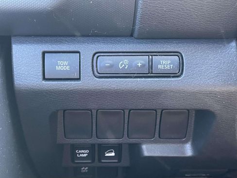 Used 2022 Nissan Frontier SV AWD/4WD image 18