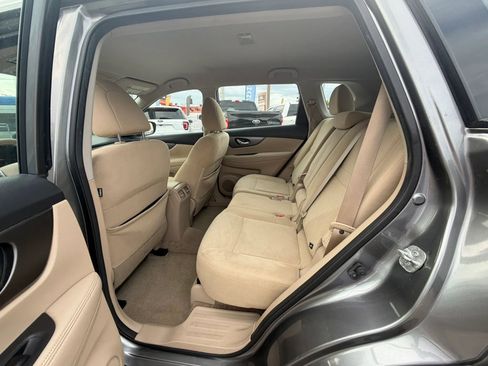 Used 2015 Nissan Rogue S FWD image 9