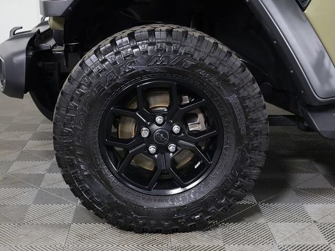Used 2025 Jeep Wrangler Sport AWD/4WD image 19