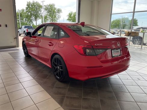 Used 2023 Honda Civic Sport image 7