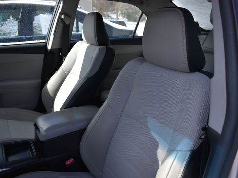 Used 2017 Toyota Camry SE image 14