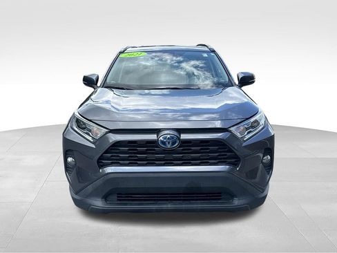 Used 2021 Toyota RAV4 XLE w/ Convenience Package AWD/4WD image 2