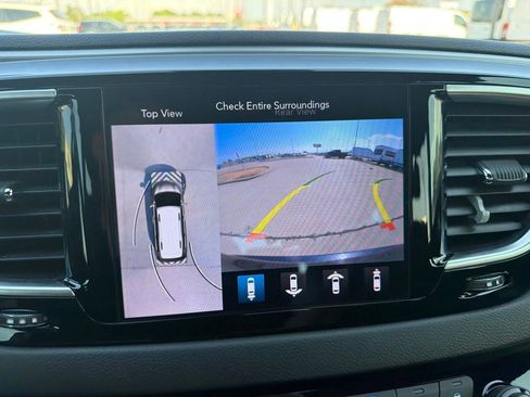 Used 2019 Chrysler Pacifica Touring-L Plus w/ Advanced Safetytec Group FWD image 26