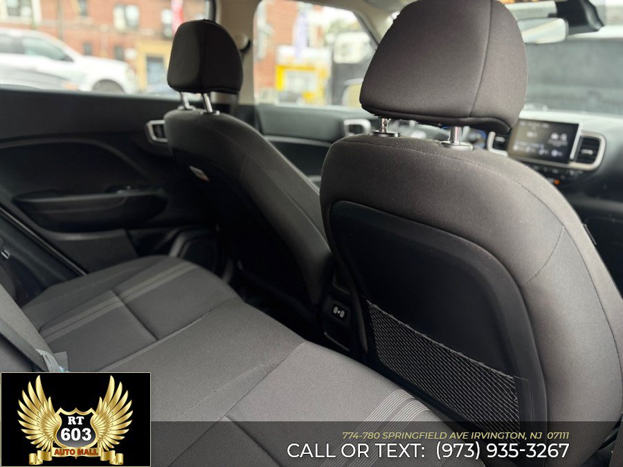 Used 2025 Hyundai Venue SEL FWD image 10
