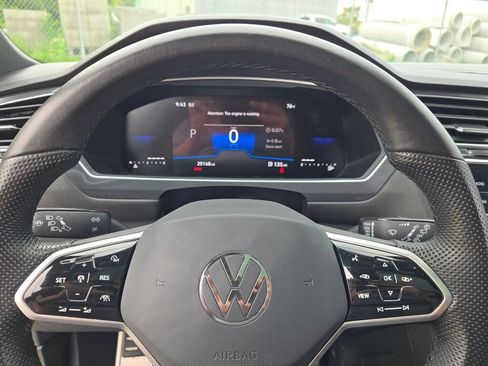 Used 2024 Volkswagen Tiguan SE R-Line AWD/4WD image 30
