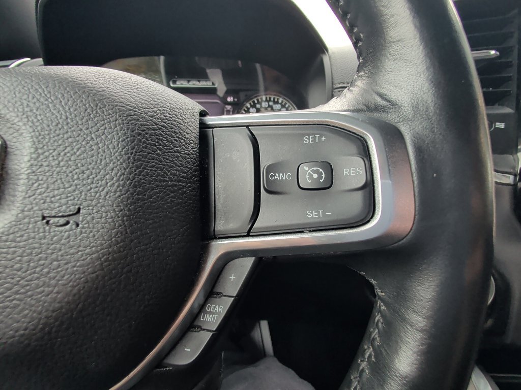 Used 2023 RAM 1500 Laramie AWD/4WD image 18