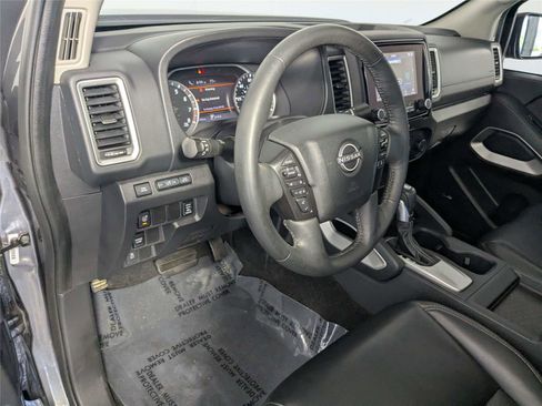 Used 2022 Nissan Frontier SV w/ SV Premium Package image 10