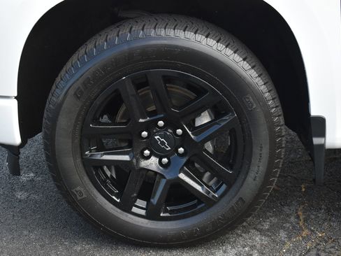 Used 2023 Chevrolet Silverado 1500 Custom AWD/4WD image 11