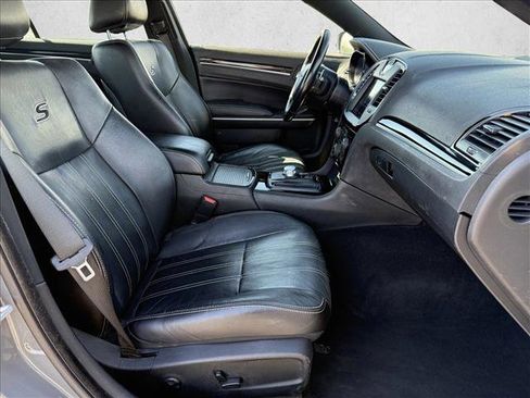 Used 2019 Chrysler 300 S image 11