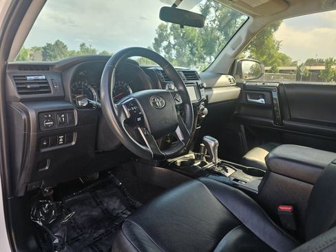 Used 2019 Toyota 4Runner TRD Off-Road AWD/4WD image 10