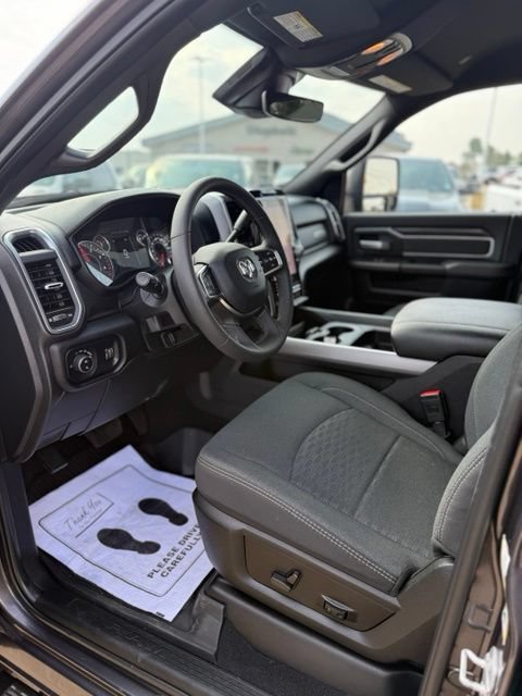 Used 2025 RAM 2500 Big Horn AWD/4WD image 10