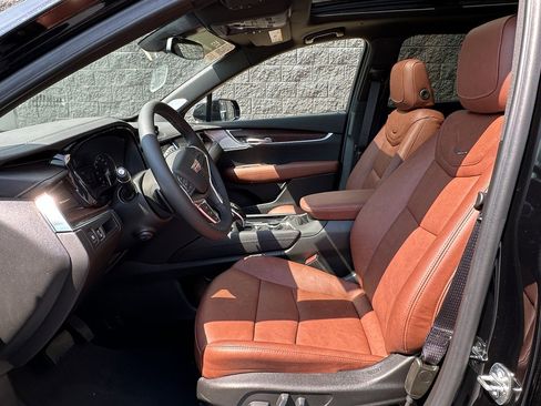 New 2025 Cadillac XT5 Premium Luxury image 15