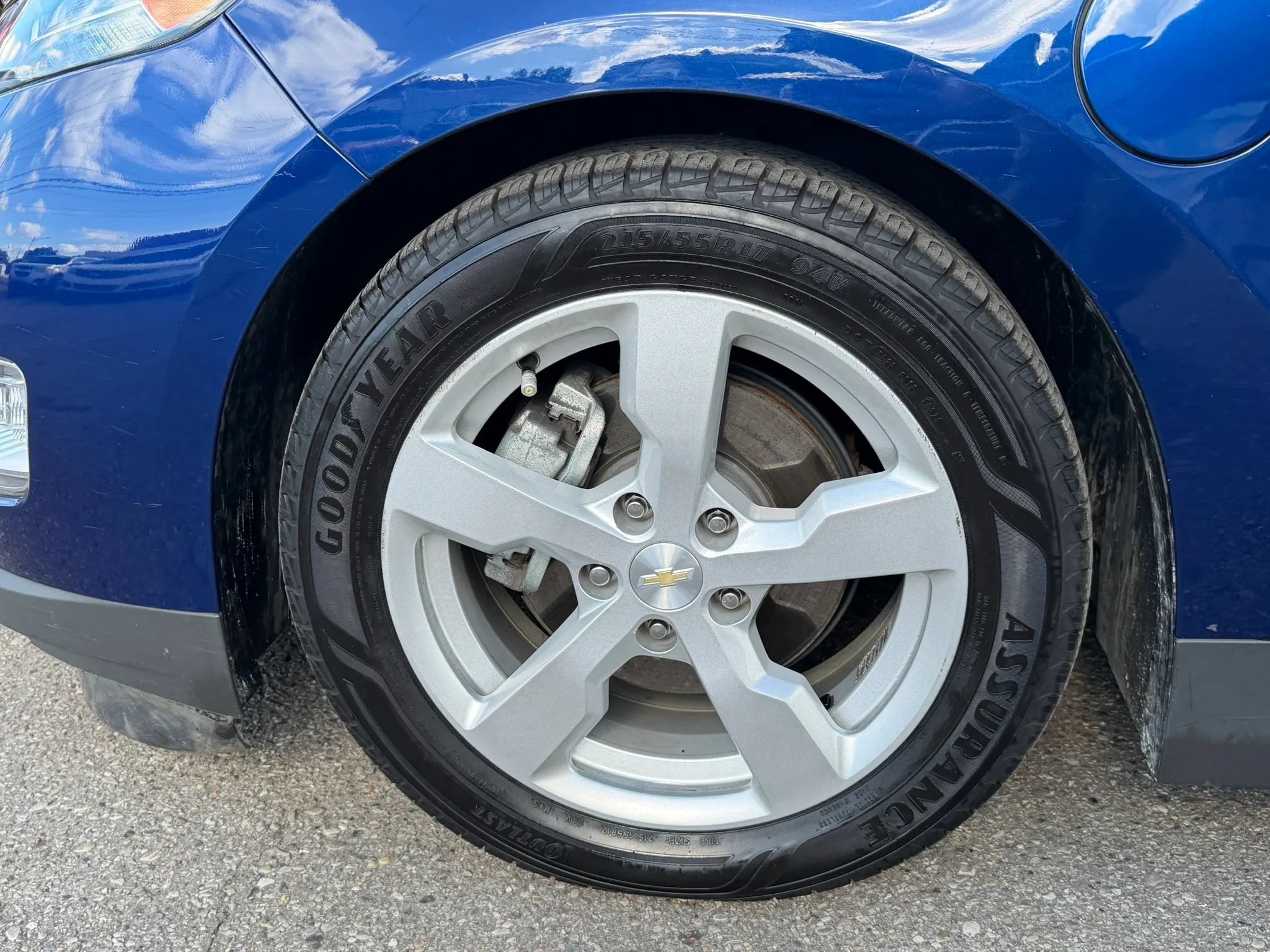 Used 2013 Chevrolet Volt w/ Comfort Package FWD image 9