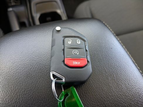 Used 2020 Jeep Wrangler Unlimited Sahara image 26