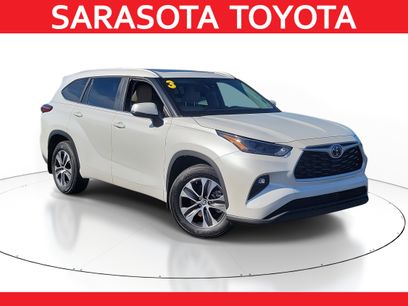 Used 2023 Toyota Highlander XLE