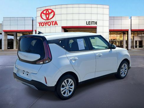 Used 2023 Kia Soul LX image 5