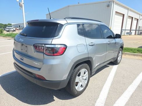 Used 2022 Jeep Compass Latitude w/ Convenience Group FWD image 5