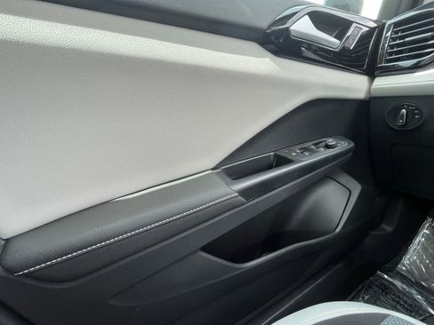 Certified 2025 Volkswagen Taos S image 11