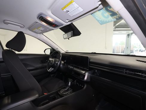 Used 2025 Hyundai Kona SEL FWD image 27