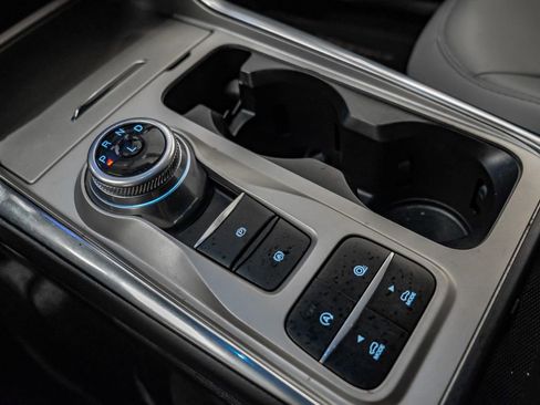 Used 2021 Ford Explorer XLT w/ Equipment Group 202A image 23