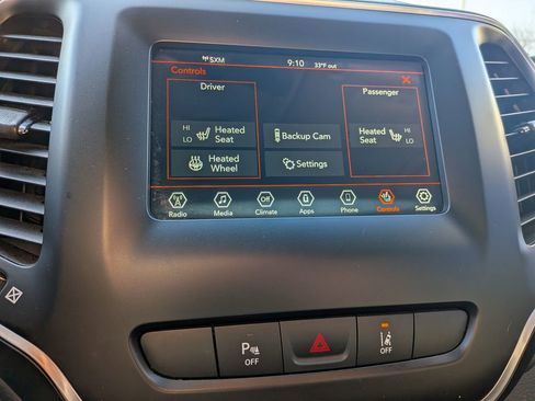 Used 2021 Jeep Cherokee Latitude Plus image 21