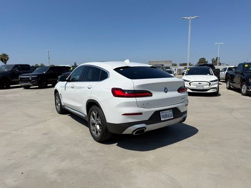 Used 2022 BMW X4 xDrive30i w/ Premium Package 2 AWD/4WD image 2