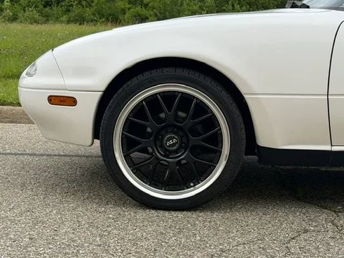 Used 1990 MAZDA MX-5 Miata RWD image 38