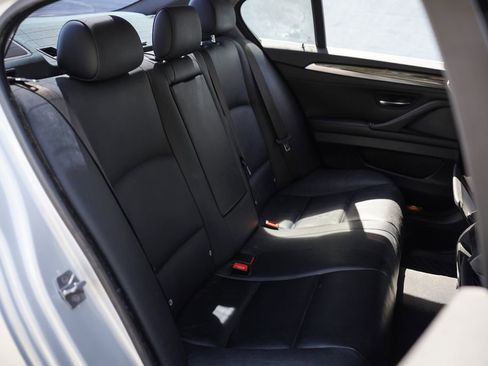 Used 2011 BMW 528i Sedan image 23