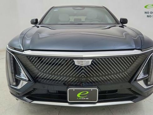 Used 2025 Cadillac Lyriq Luxury w/ LPO, Floor Liner Package RWD image 2