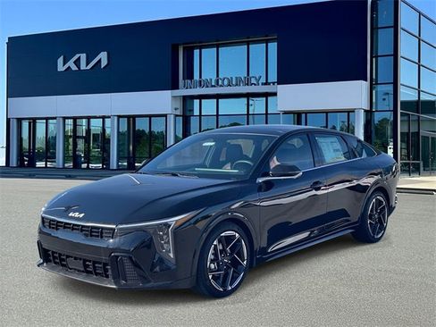 New 2025 Kia K4 GT-Line image 3