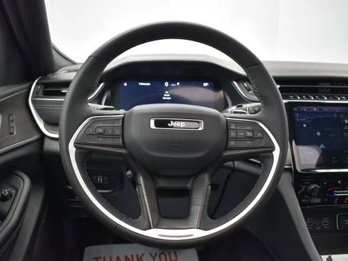 Used 2024 Jeep Grand Cherokee L Limited w/ Luxury Tech Group II image 21