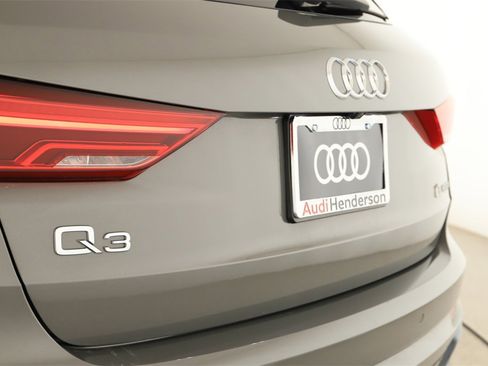 Used 2020 Audi Q3 2.0T Premium Plus w/ Premium Plus Package image 31