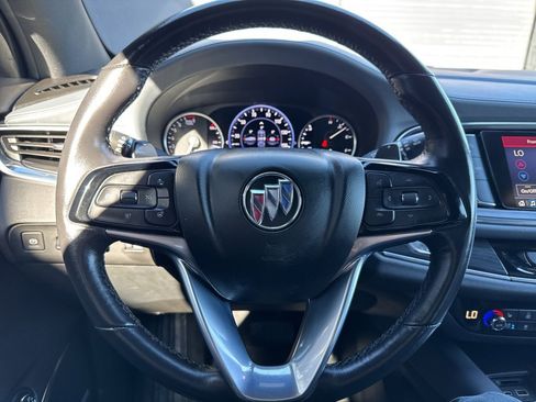 Used 2024 Buick Enclave Premium image 3