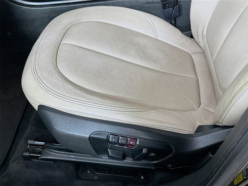 Used 2017 BMW X1 sDrive28i image 9