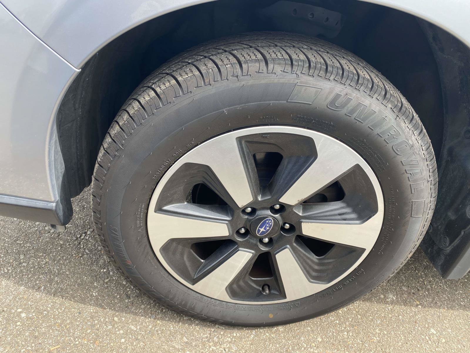 Used 2018 Subaru Forester 2.5i w/ Alloy Wheel Package AWD/4WD image 9