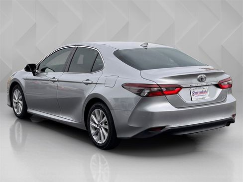 Used 2022 Toyota Camry LE image 7